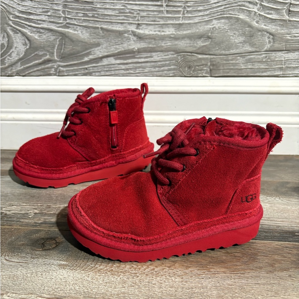 UGG Neumel Suede Lace Up Chukka Boots in Samba Red Size 11 Toddler